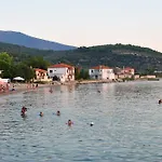 Polizotou Lejlighed