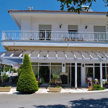Polizotou Apartment *